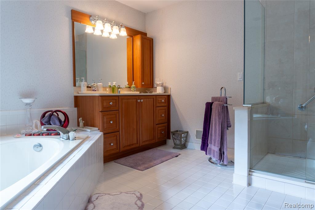 37839 Siena Drive, Farmington Hills, MI 48331 — Photo 29