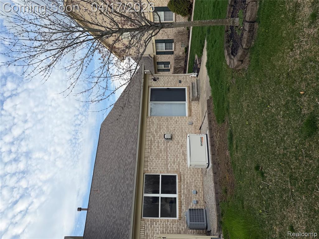 25499 Wyngate Court, Flat Rock, MI 48134 — Photo 7