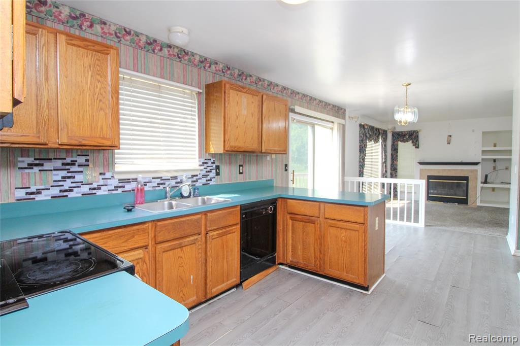 5562 Cary Drive, Ypsilanti, MI 48197 — Photo 13