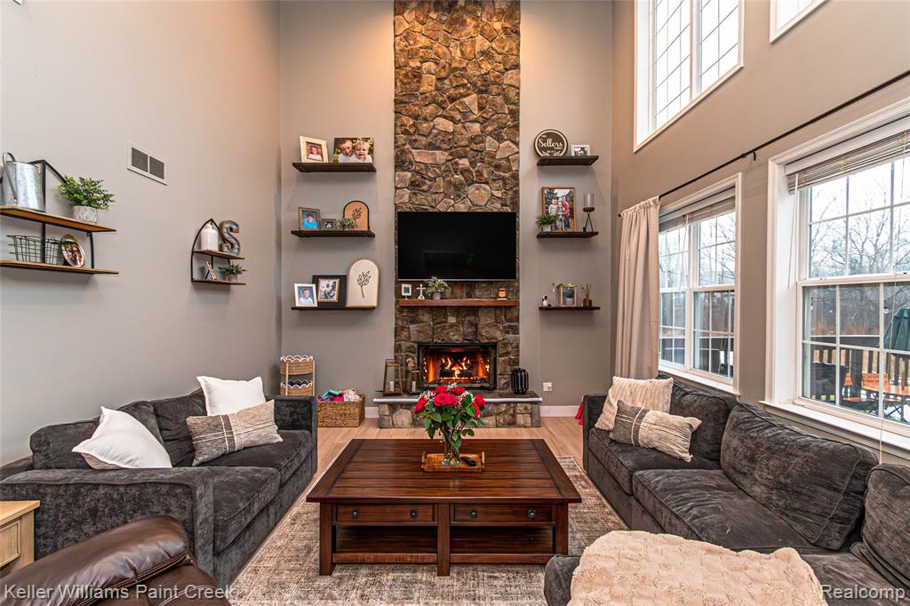877 Wynstone Circle N, Oakland, MI — Photo 12