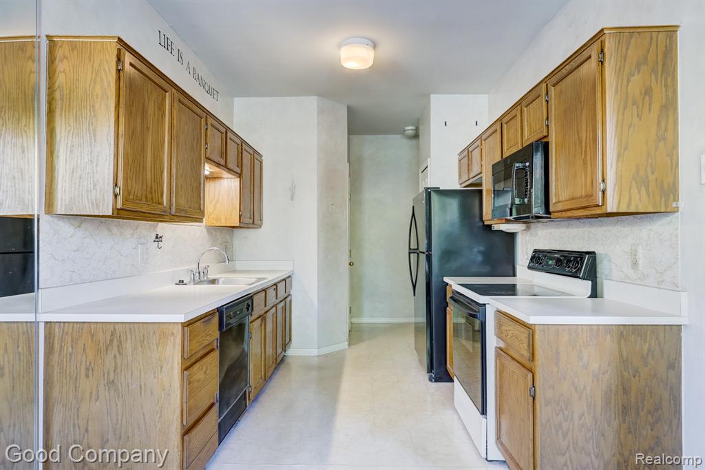 7354 Birkshire, West Bloomfield, MI — Photo 9
