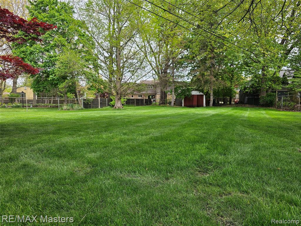 21879 Canterbury Avenue, Grosse Ile, MI 48138 — Photo 36