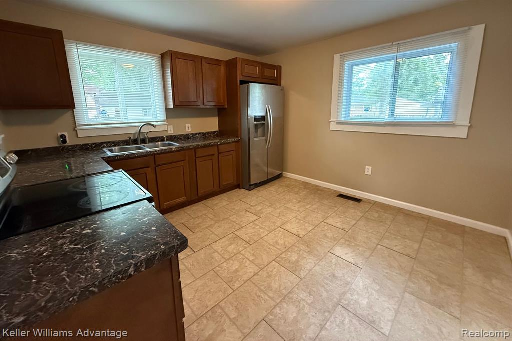 649 Oswego Avenue, Ypsilanti, MI 48198 — Photo 8