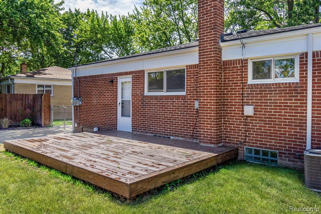 24865 Ridgecroft Avenue, Eastpointe, MI 48021 — Photo 32