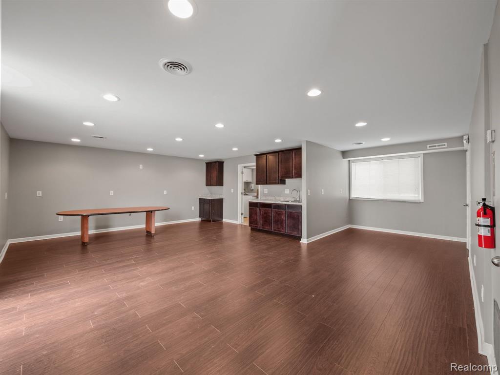 417 E 8 Mile Road, Hazel Park, MI 48030 — Photo 16
