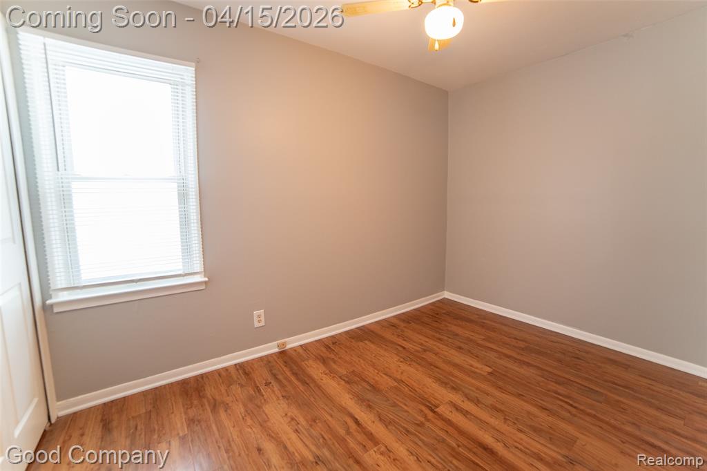 544 E Dallas Avenue, Madison Heights, MI 48071 — Photo 12
