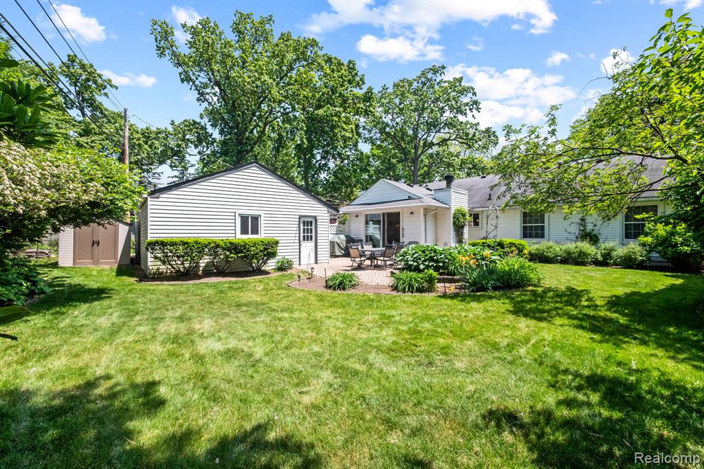 2420 Garland Street, Keego Harbor, MI 48320 — Photo 26