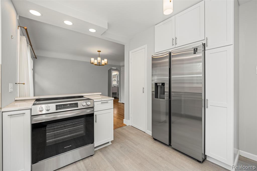 26021 Berkley Avenue, Huntington Woods, MI — Photo 13