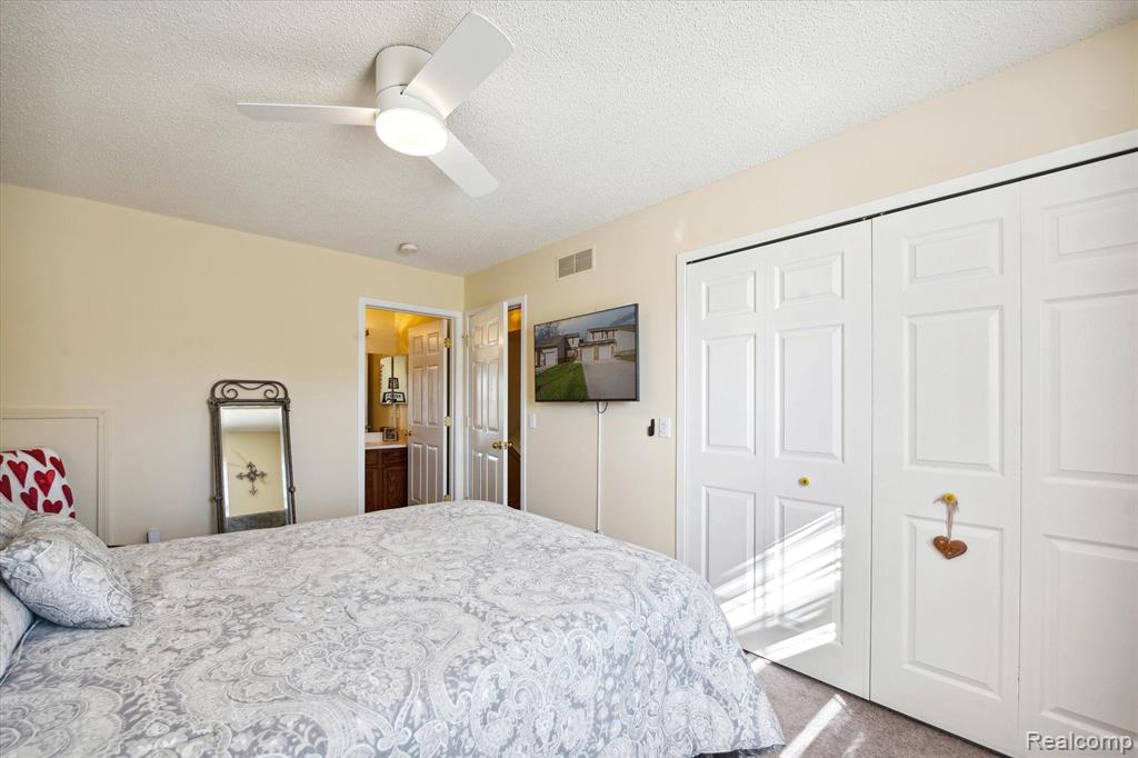 31187 LIVINGSTON Drive, Novi, MI 48377 — Photo 21