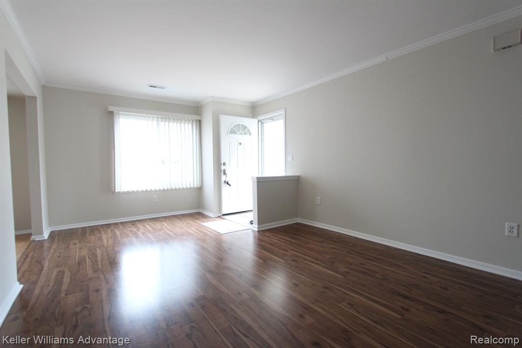 39837 Village Wood Lane, Novi, MI — Photo 4