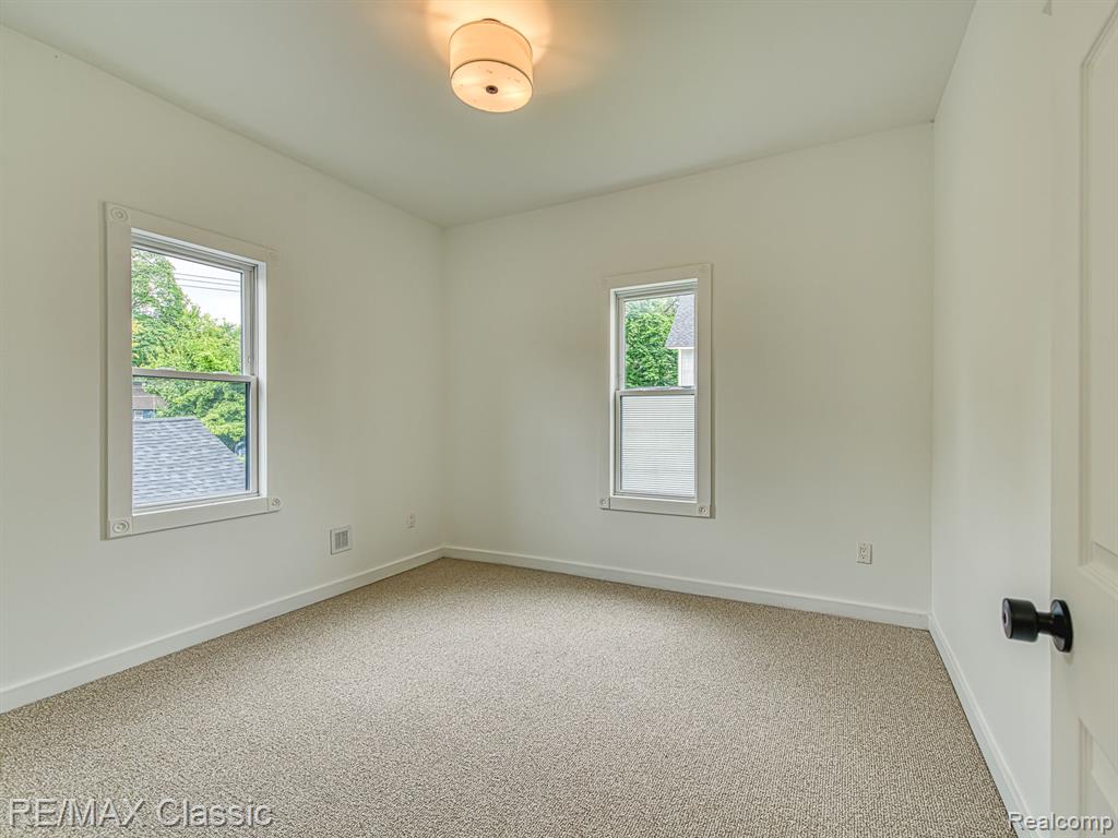 9509 Main Street, Whitmore Lake, MI 48189 — Photo 32