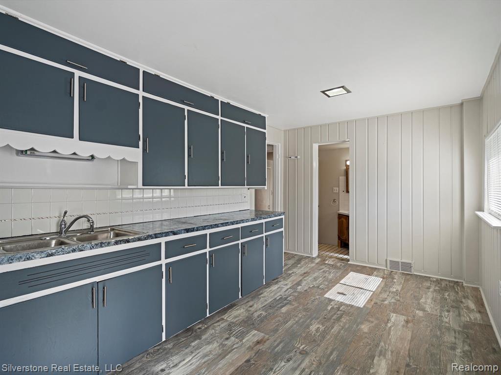 44720 DAVIS Drive, Utica, MI 48317 — Photo 18