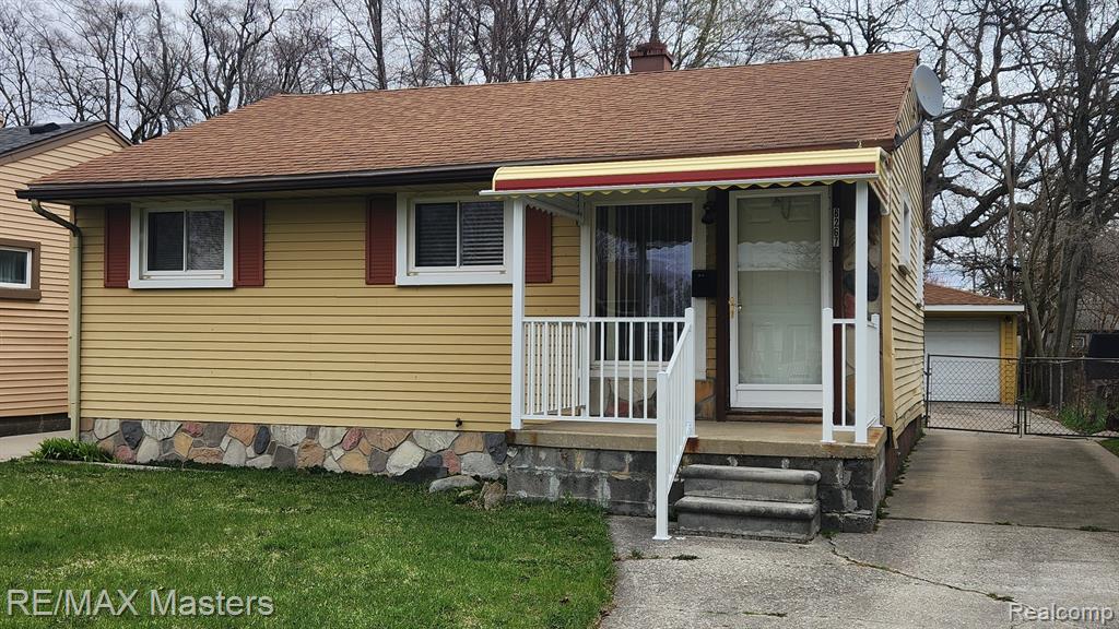 8267 OAK Street, Taylor, MI 48180 — front exterior