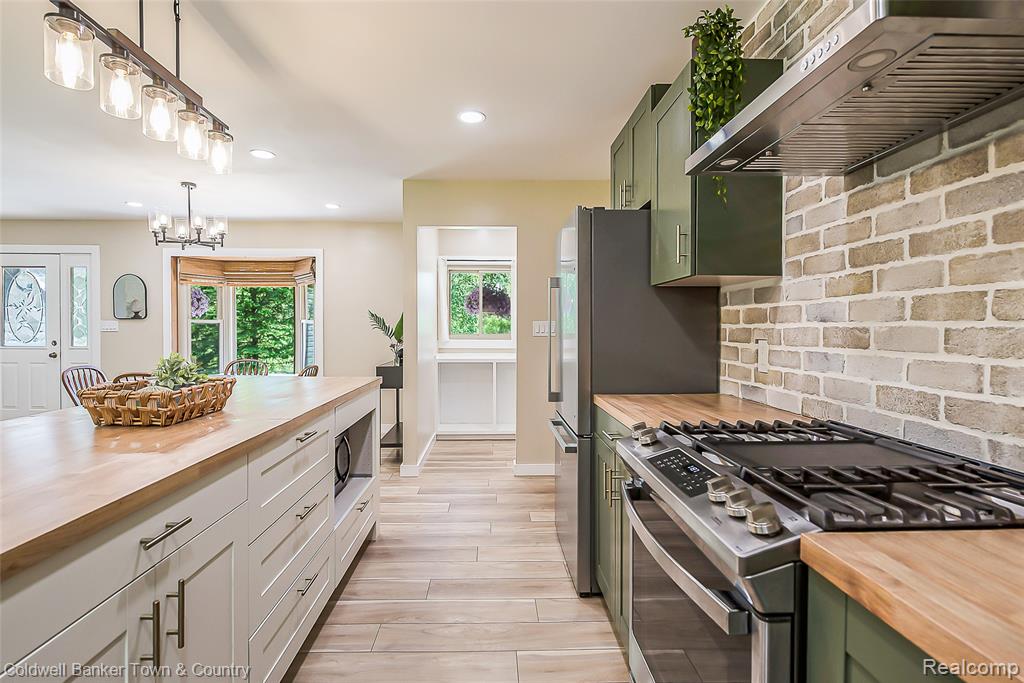 4225 N Tipsico Lake Road, Hartland, MI 48353 — Photo 16