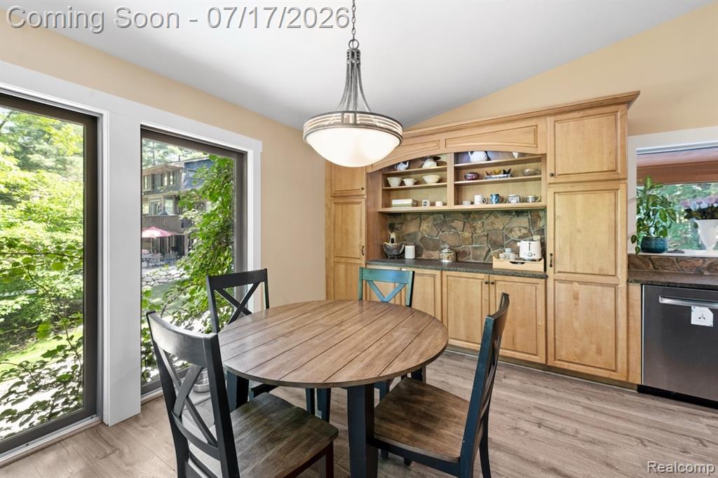 7375 Parkwood Drive, Fenton, MI 48430 — Photo 16