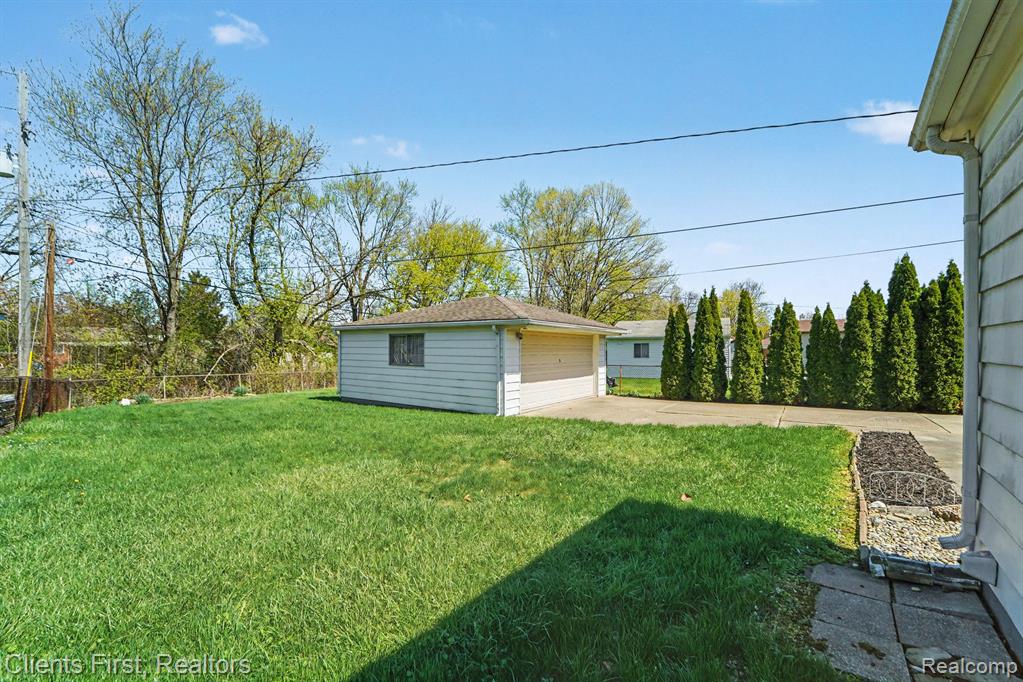 22952 Tuck Road, Farmington, MI 48336 — Photo 26