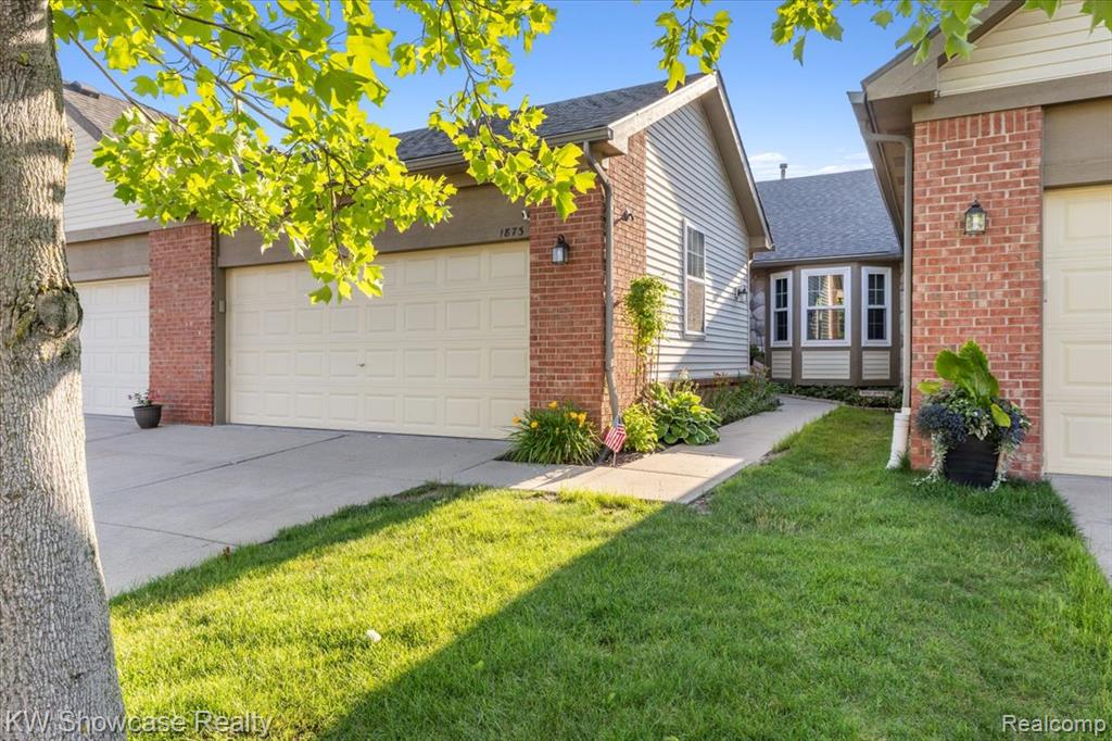 1873 N Kenwyck Drive, Ypsilanti, MI 48198 — front exterior