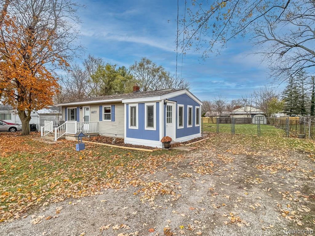 6077 Crown Point, Flint, MI 48506 — Photo 2