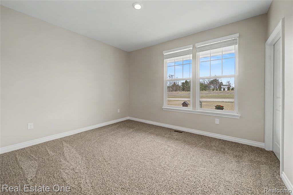 8370 Grist Mill Drive, Fenton, MI 48430 — Photo 24