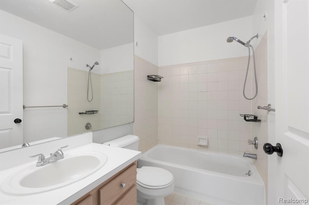 22241 ATLANTIC POINTE, Farmington Hills, MI 48336 — Photo 19