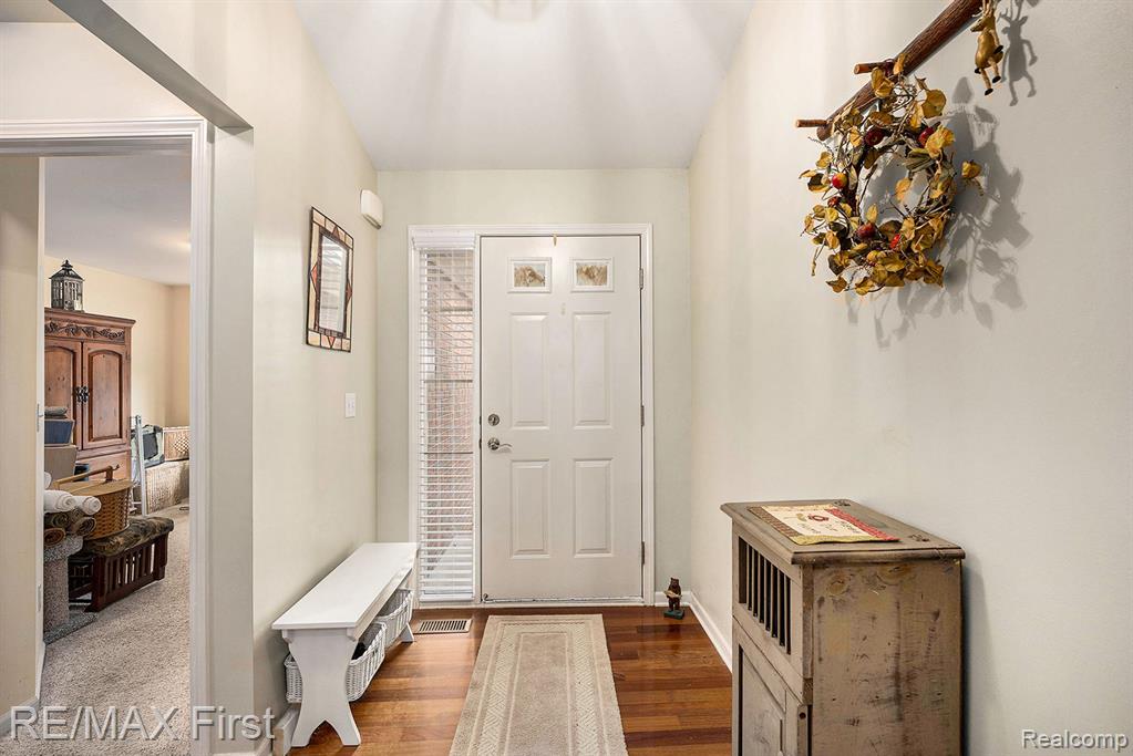 47231 Admirals Cove Lane, Chesterfield, MI — Photo 3