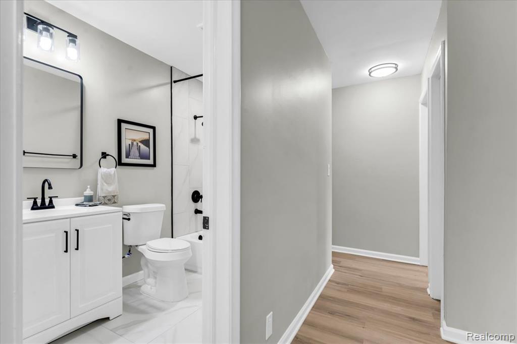 19039 Elsmere Avenue, Eastpointe, MI 48021 — Photo 15