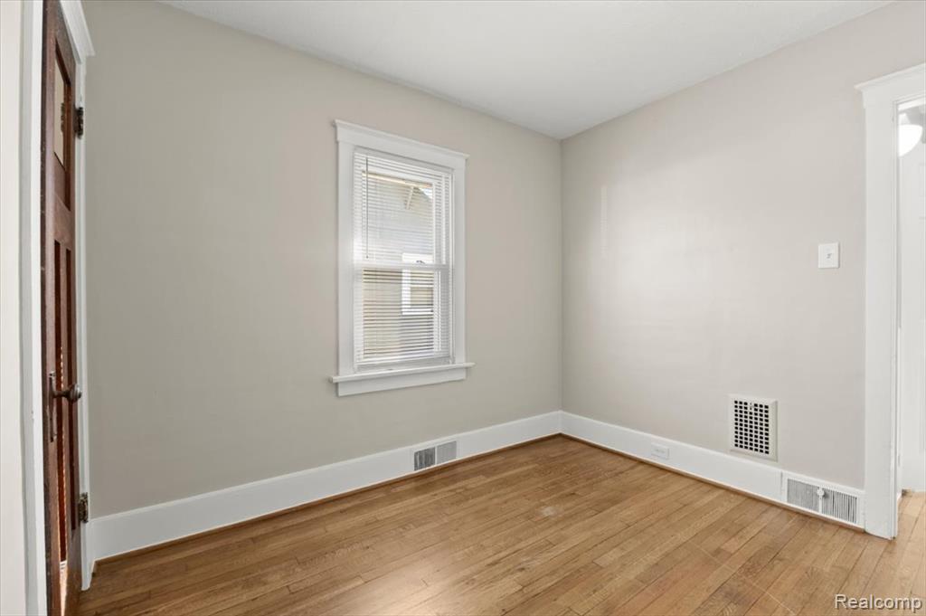 508 E Hudson Avenue, Royal Oak, MI 48067 — Photo 17