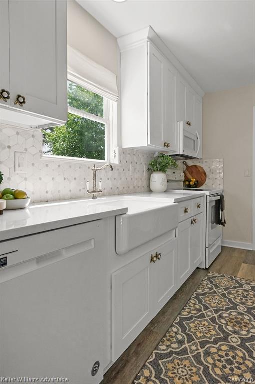390 Mulberry Drive, Commerce Twp, MI 48390 — Photo 15
