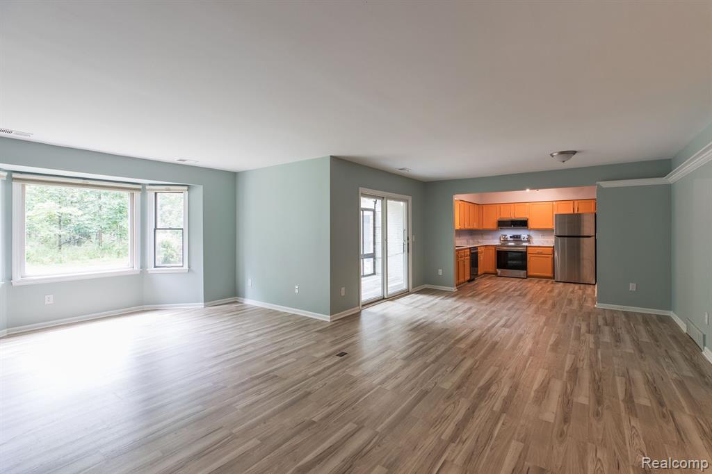 8629 MATHIAS Drive, 48, Grosse Ile, MI 48138 — Photo 10