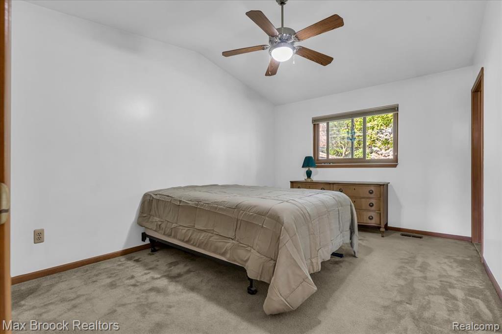 47685 Jefferson Avenue, Chesterfield, MI 48047 — Photo 13