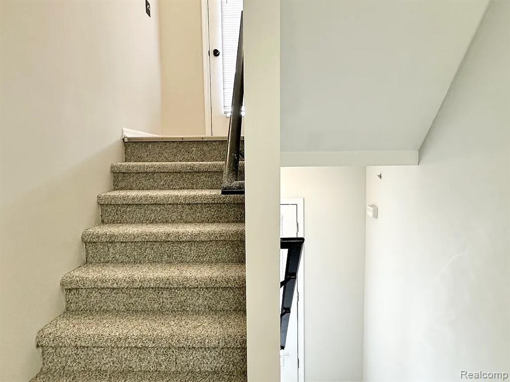 1075 Beaver Run, Troy, MI 48083 — Photo 16