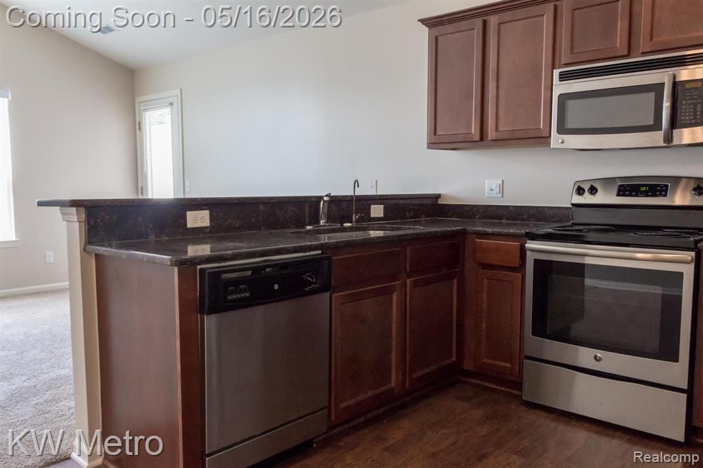 49144 W WOODS Drive, Shelby Twp, MI 48317 — Photo 5