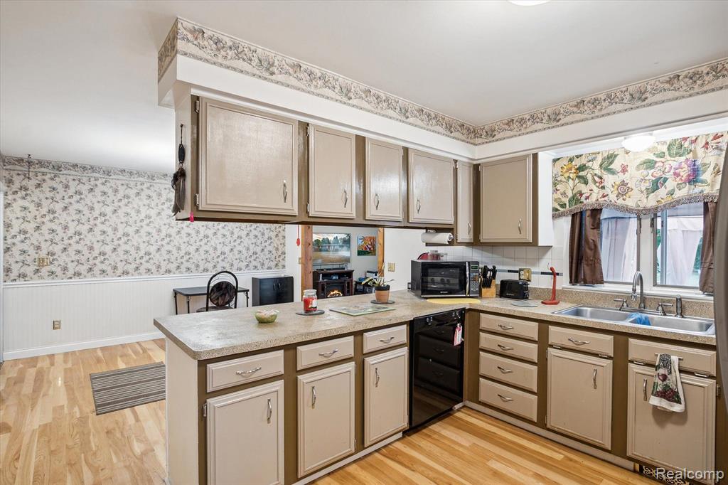 9940 MARTZ Road, Ypsilanti, MI 48197 — Photo 12