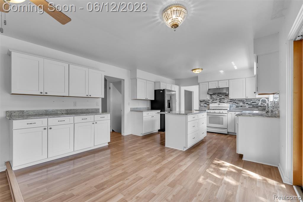 7000 Woonsocket Street, Canton, MI 48187 — Photo 22