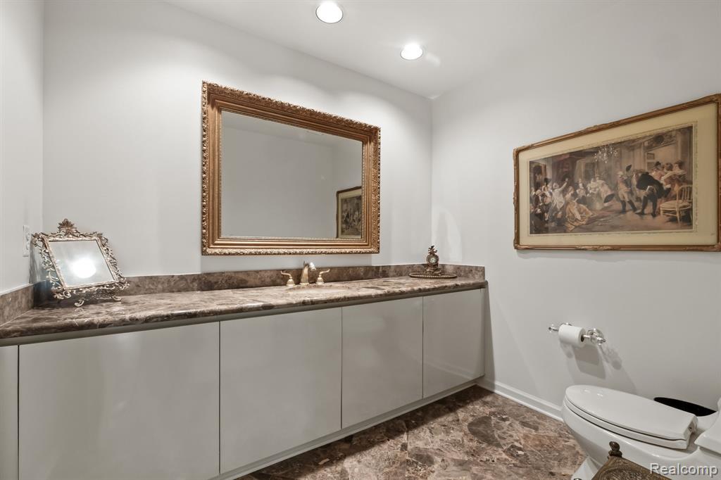 4730 Mirror Lake Drive, West Bloomfield, MI 48323 — Photo 15