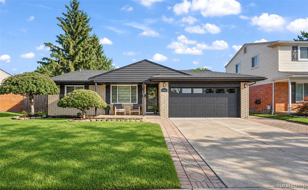 29510 Lyndon Street, Livonia, MI 48154