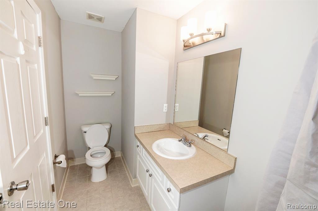 5305 Brookemonte Circle, Rochester, MI 48306 — Photo 20