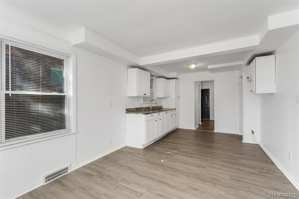 15411 Young St, Detroit, MI 48205 — Photo 10