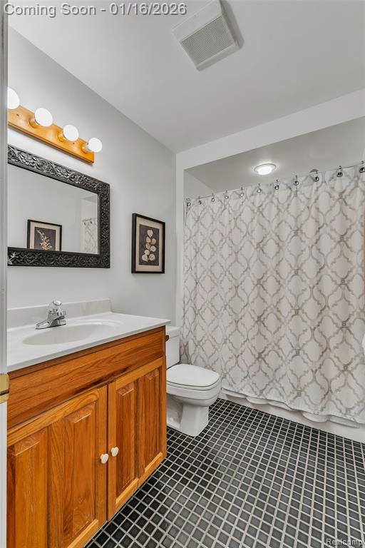 9035 Farmington Road, Livonia, MI 48150 — Photo 32