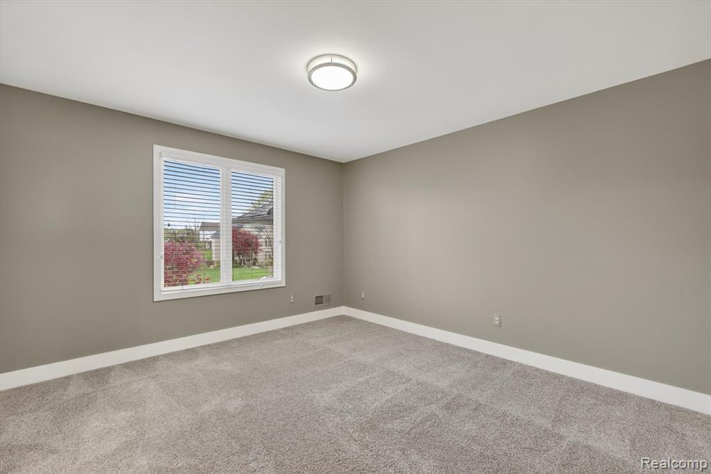 4176 Oak Tree Circle, Rochester, MI 48306 — Photo 20