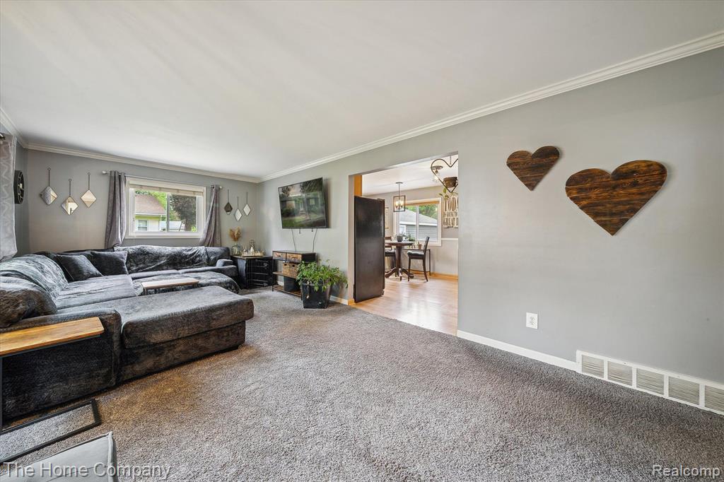 764 Dunreath Street, Wolverine Lake, MI 48390 — Photo 5