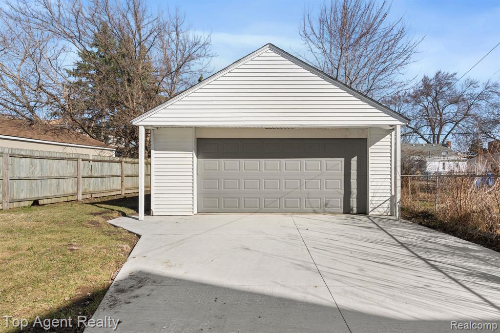 8293 FORD Avenue, Warren, MI 48089 — Photo 18