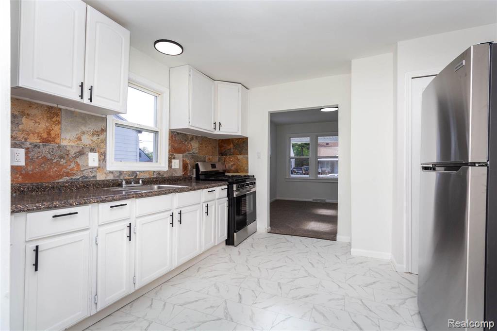 8713 Hupp Avenue, Warren, MI 48089 — Photo 9