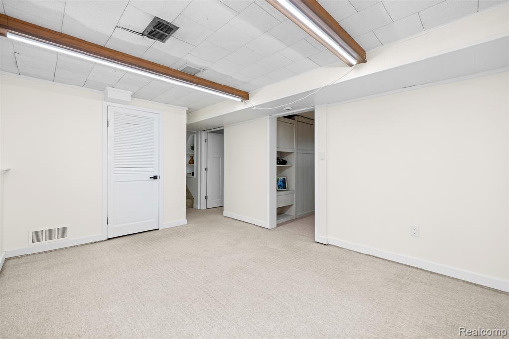 38027 Mallast Street, Harrison Township, MI — Photo 37