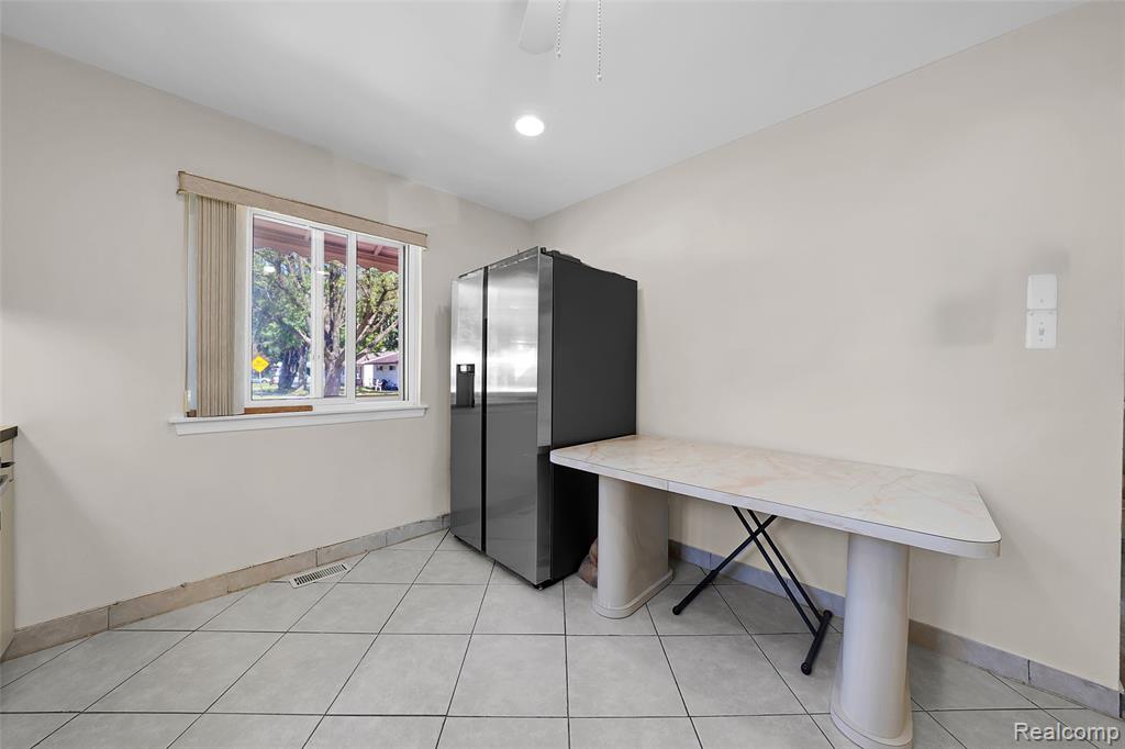 13341 Albany Street, Oak Park, MI 48237 — Photo 15