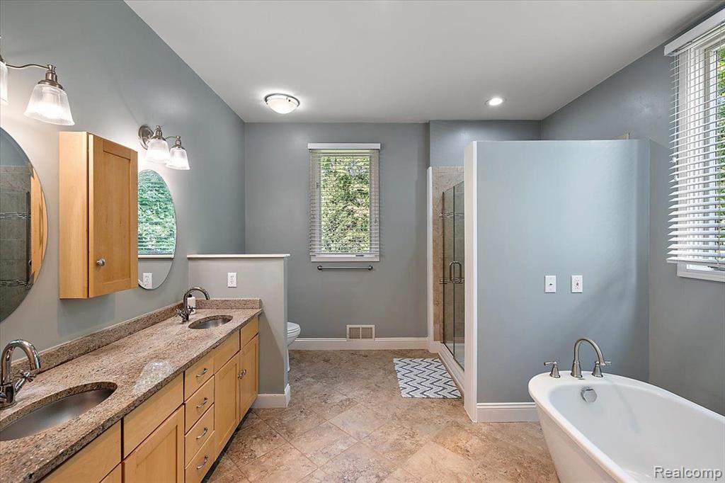 4090 SAINT ANDREWS Street, Howell, MI 48843 — Photo 18