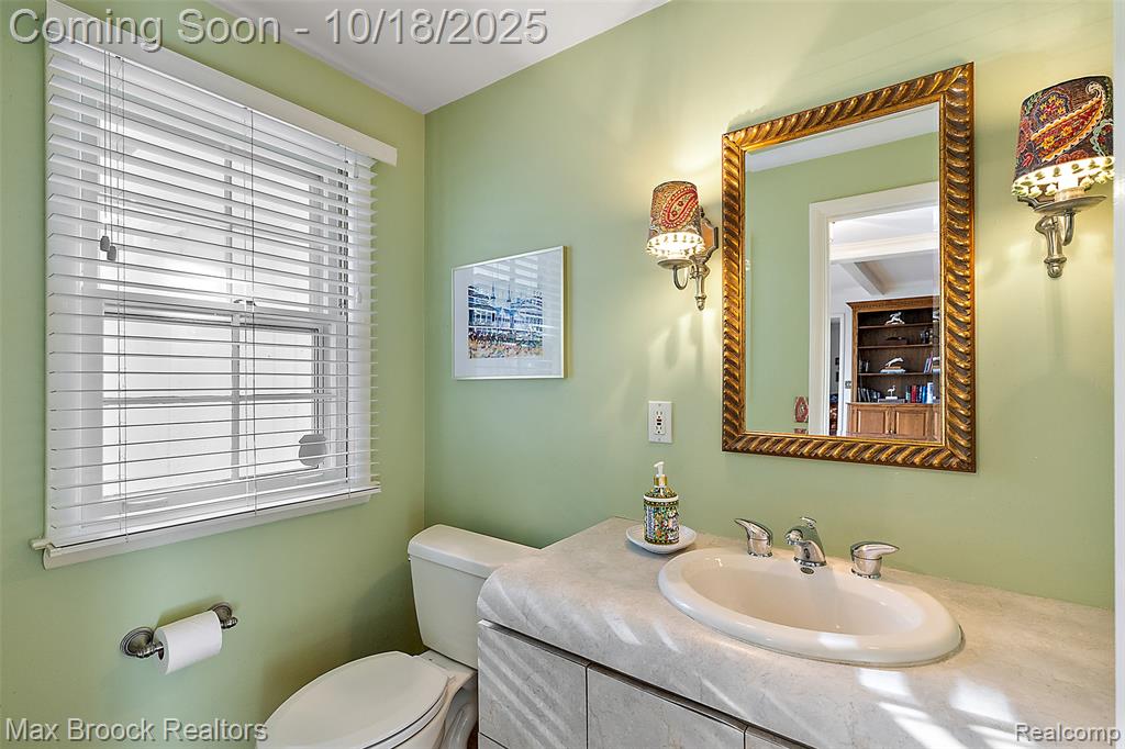 521 Kingsley Trail, Bloomfield Hills, MI 48304 — Photo 19