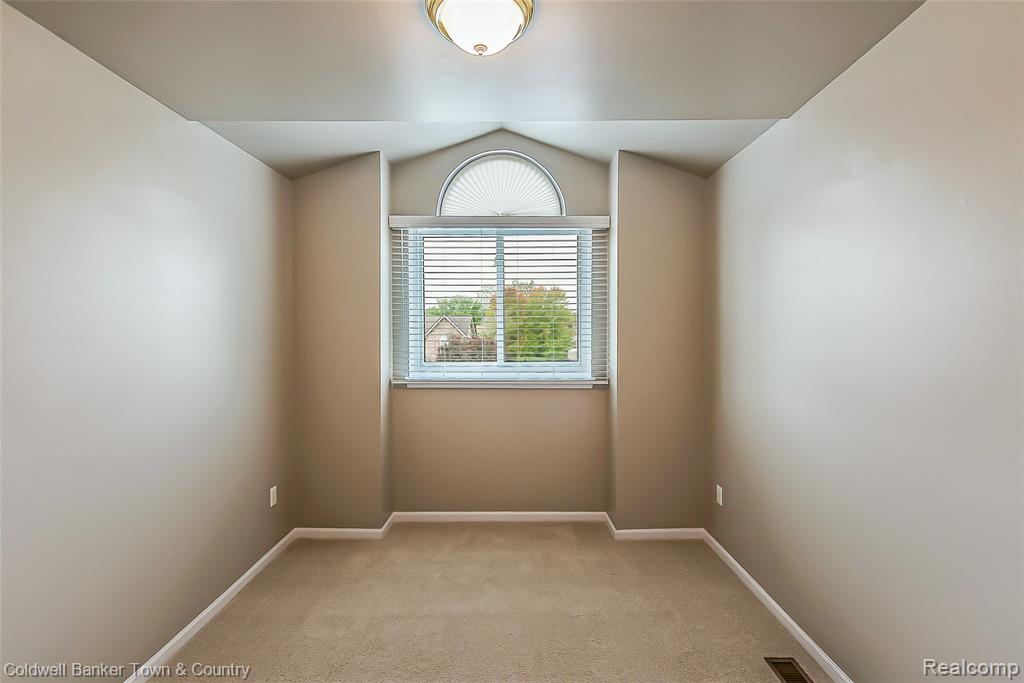 9344 Huron Park Drive, Brighton, MI 48116 — Photo 23