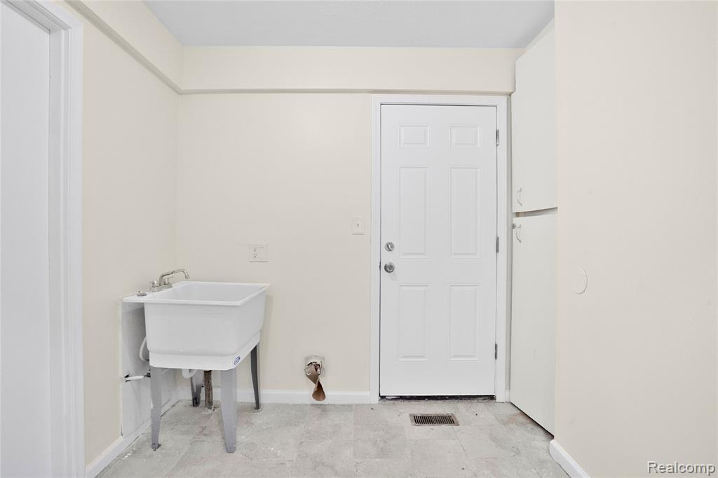 29982 Hazelwood Street, Inkster, MI 48141 — Photo 10