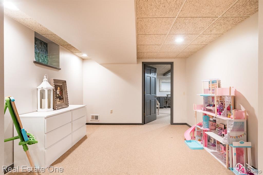 4794 RIVERS EDGE Drive, Troy, MI 48098 — Photo 42